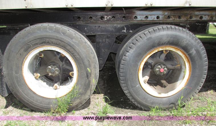 image for item H1246 1975 Fruehauf FB9-F2-45 dry van trailer