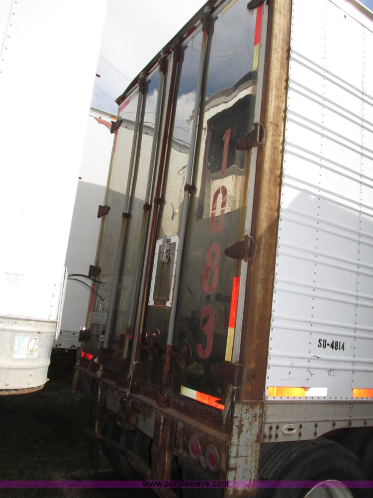 image for item H1250 1986 American A453W dry van trailer