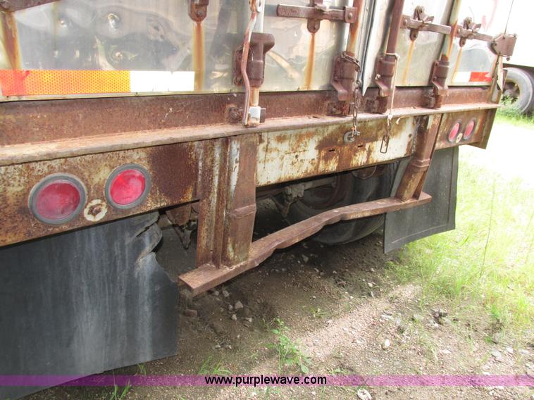 image for item H1250 1986 American A453W dry van trailer