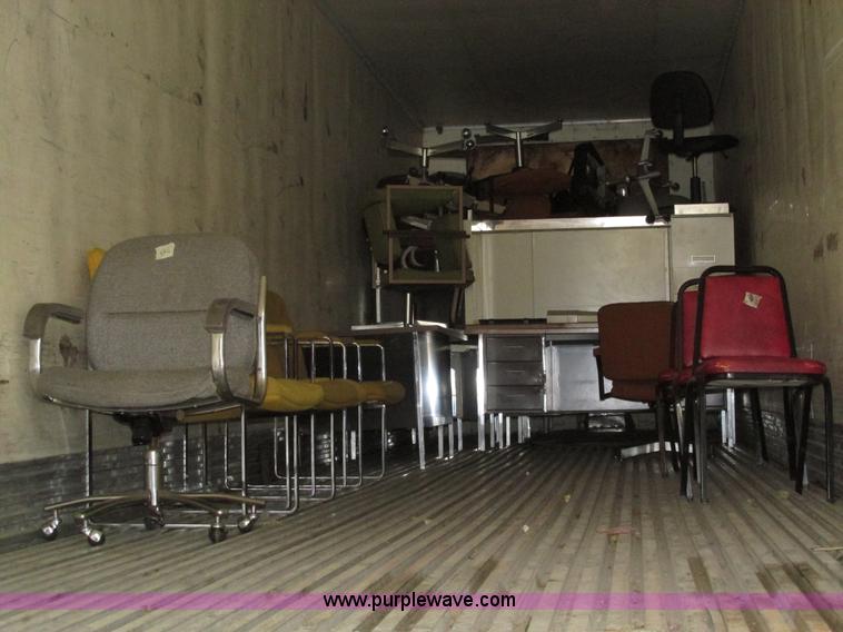 image for item H1250 1986 American A453W dry van trailer