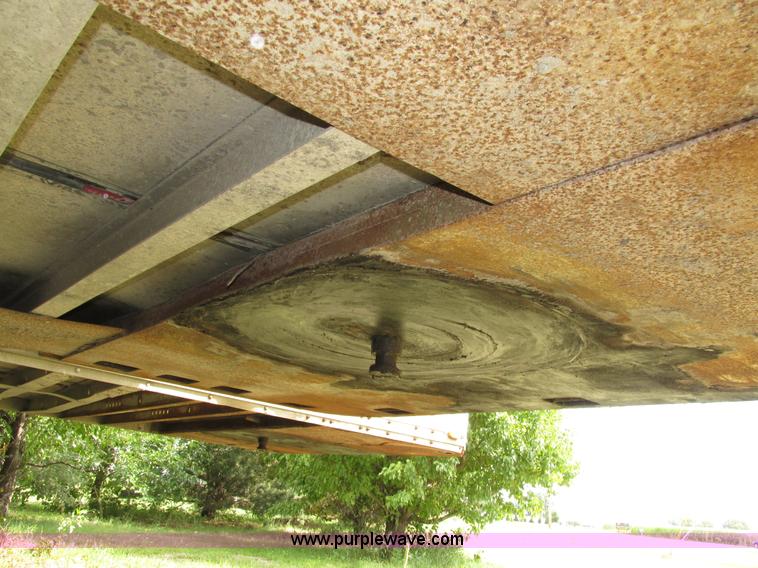 image for item H1250 1986 American A453W dry van trailer