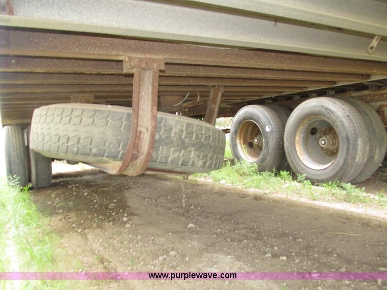 image for item H1250 1986 American A453W dry van trailer