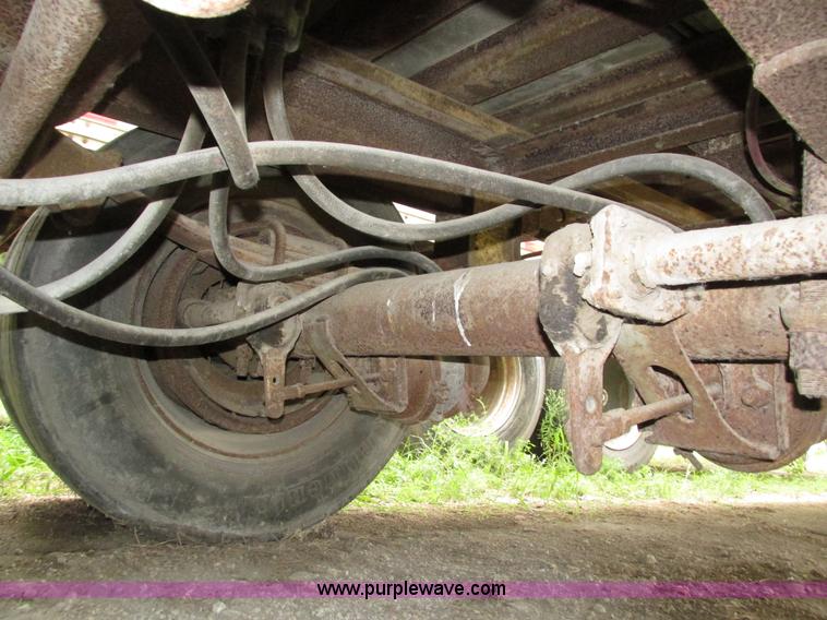 image for item H1250 1986 American A453W dry van trailer