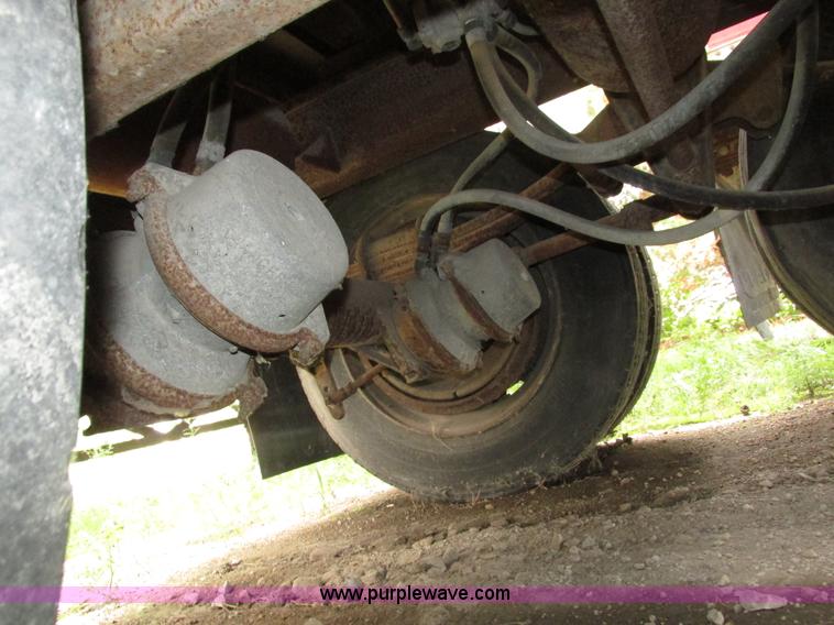 image for item H1250 1986 American A453W dry van trailer