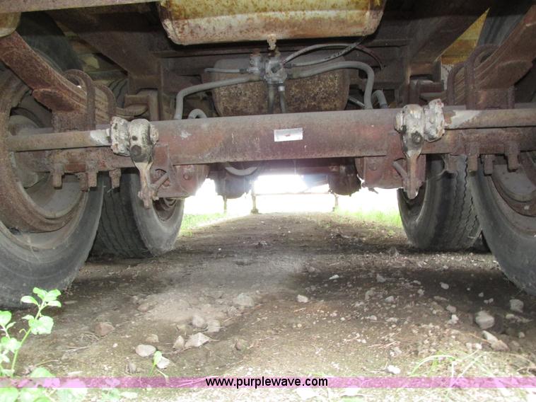 image for item H1250 1986 American A453W dry van trailer