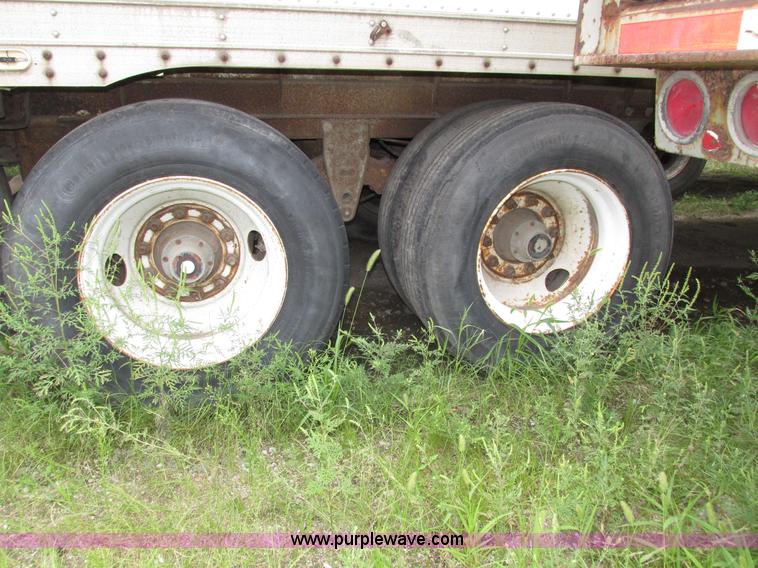 image for item H1250 1986 American A453W dry van trailer