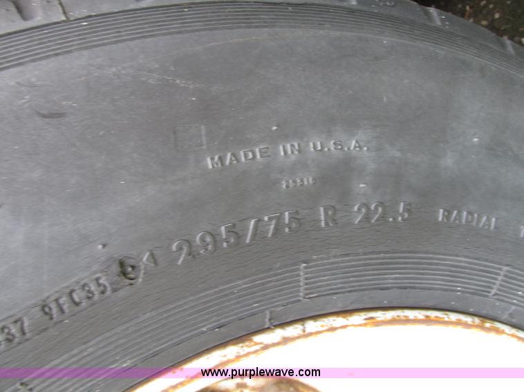 image for item H1250 1986 American A453W dry van trailer