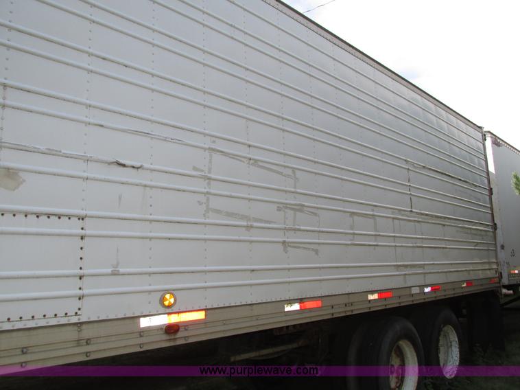 image for item H4501 1983 Utility VS2RS dry van trailer