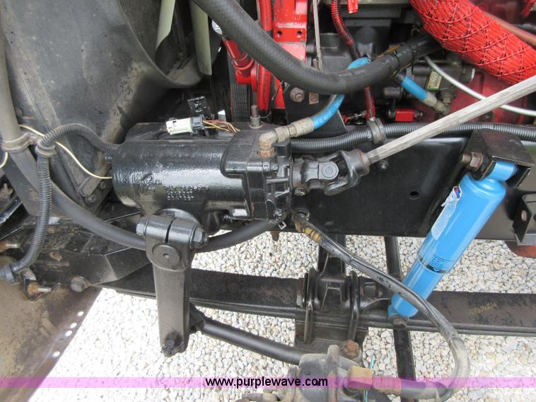 image for item I2005 2005 International 9900i semi truck