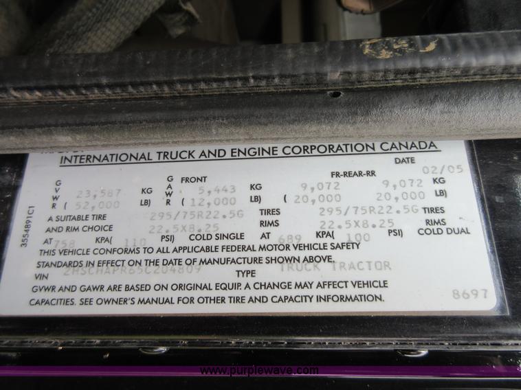 image for item I2005 2005 International 9900i semi truck