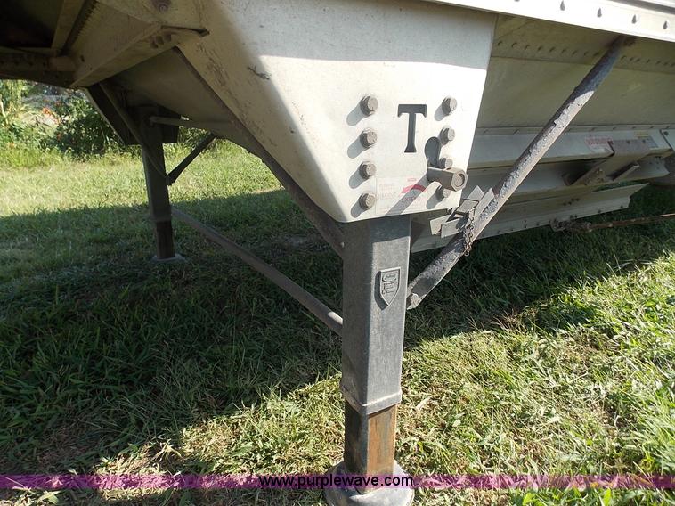 image for item J2705 2007 Timpte double hopper grain trailer