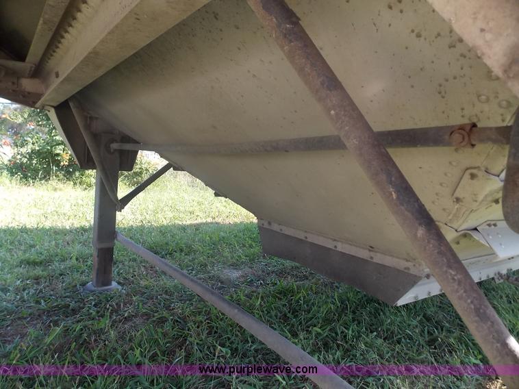 image for item J2705 2007 Timpte double hopper grain trailer