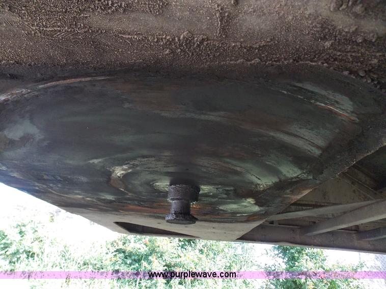 image for item J2705 2007 Timpte double hopper grain trailer