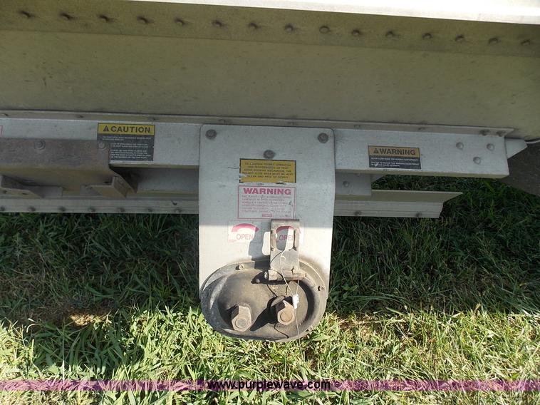 image for item J2705 2007 Timpte double hopper grain trailer