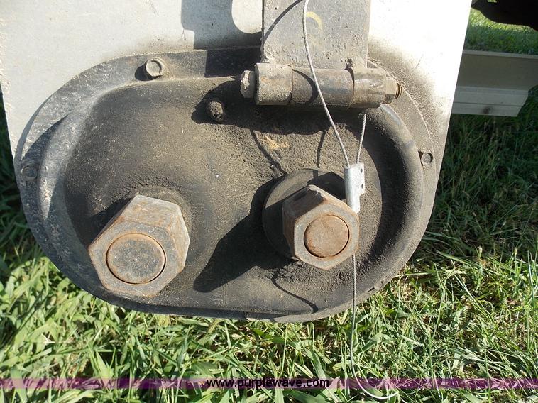 image for item J2705 2007 Timpte double hopper grain trailer