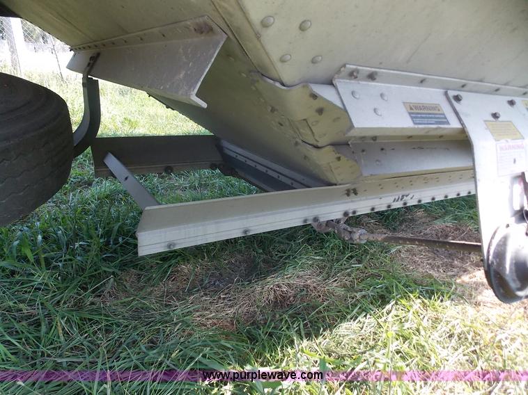 image for item J2705 2007 Timpte double hopper grain trailer