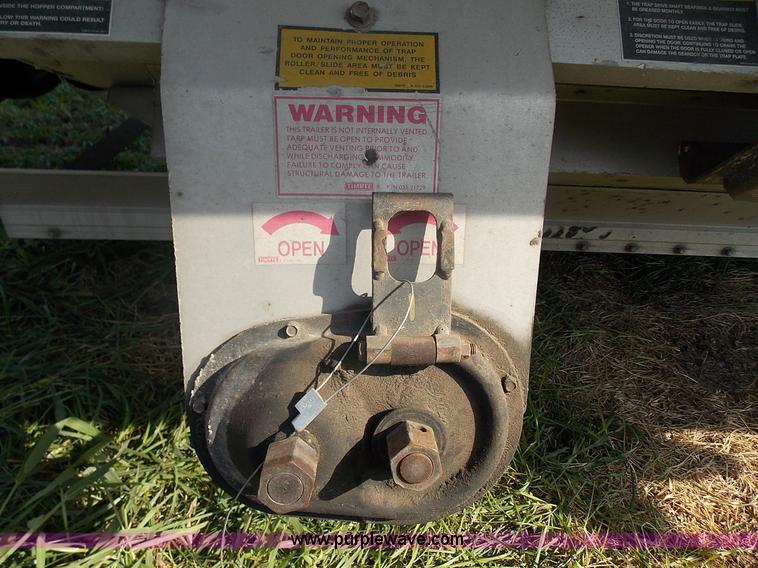 image for item J2705 2007 Timpte double hopper grain trailer