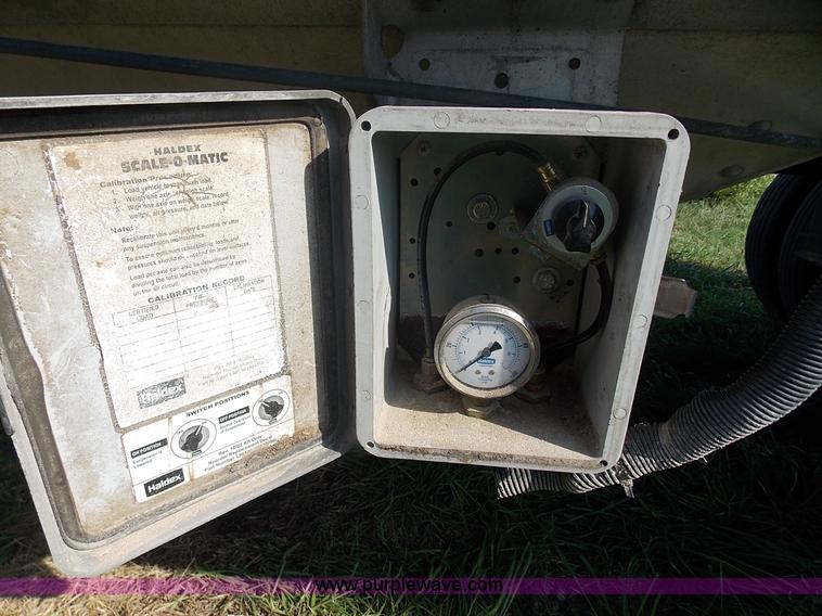 image for item J2705 2007 Timpte double hopper grain trailer