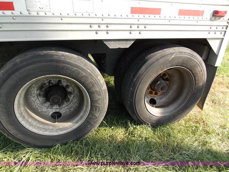 image for item J2705 2007 Timpte double hopper grain trailer