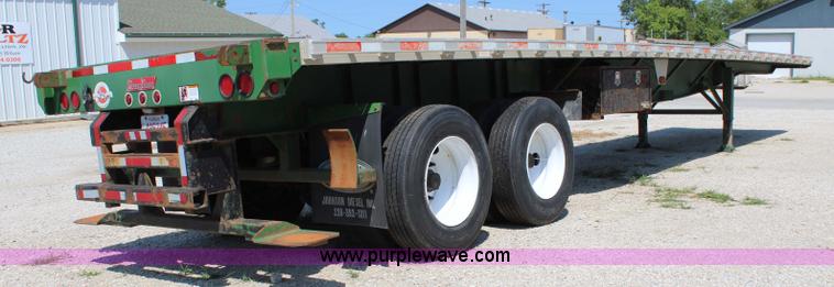 image for item J3552 2001 Great Dane GPAAR242 flatbed trailer