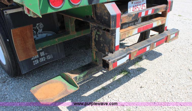 image for item J3552 2001 Great Dane GPAAR242 flatbed trailer