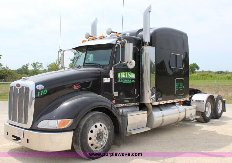 image for item J5794 2009 Peterbilt 386 semi truck