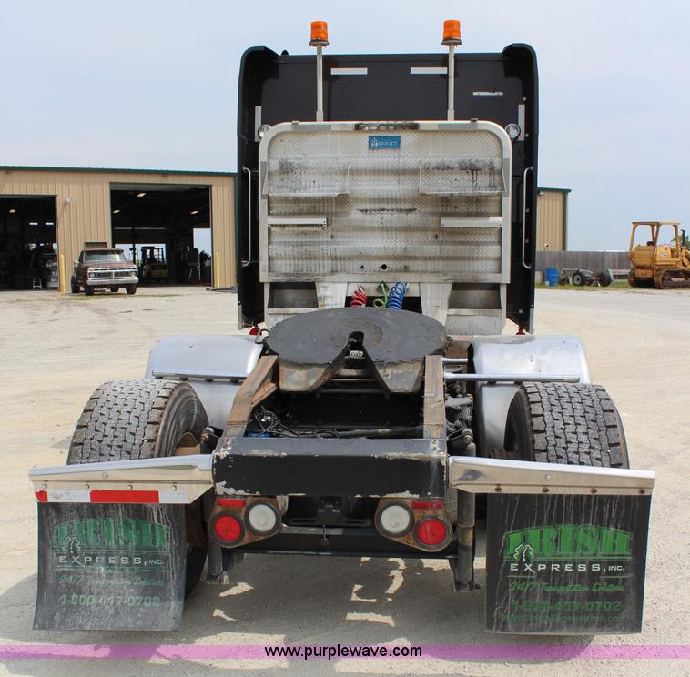 image for item J5794 2009 Peterbilt 386 semi truck