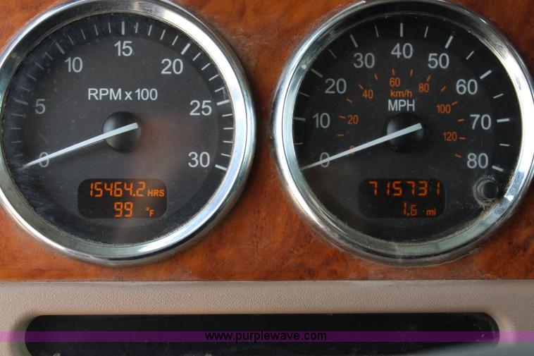 image for item J5794 2009 Peterbilt 386 semi truck