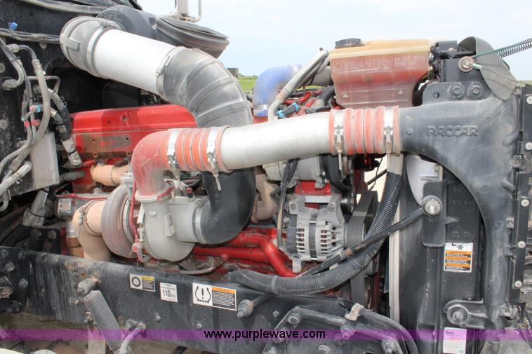 image for item J5794 2009 Peterbilt 386 semi truck