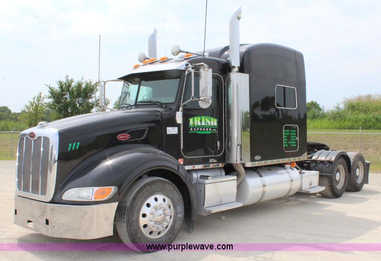 image for item J5796 2009 Peterbilt 386 semi truck