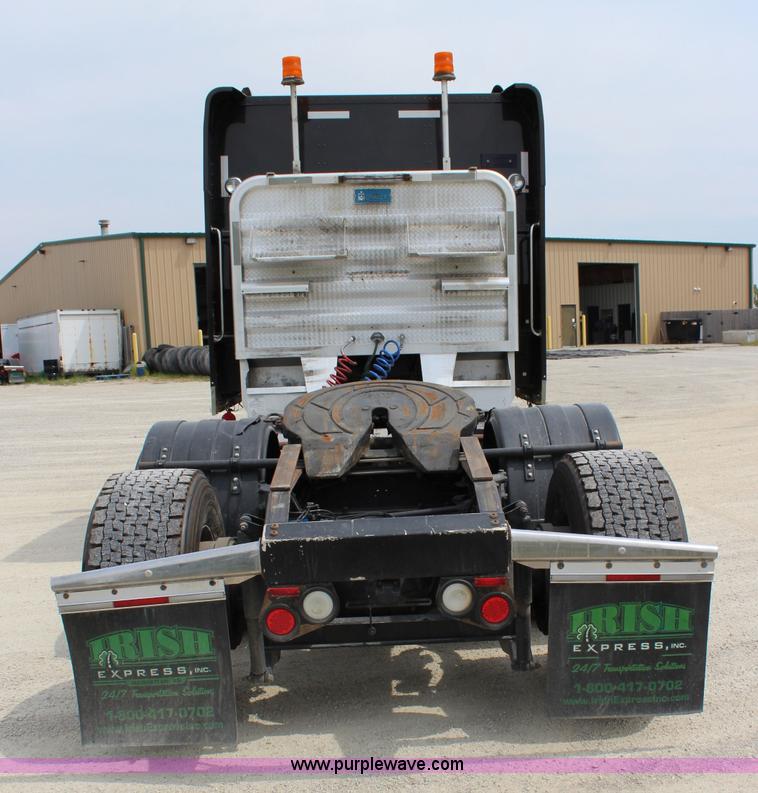 image for item J5796 2009 Peterbilt 386 semi truck