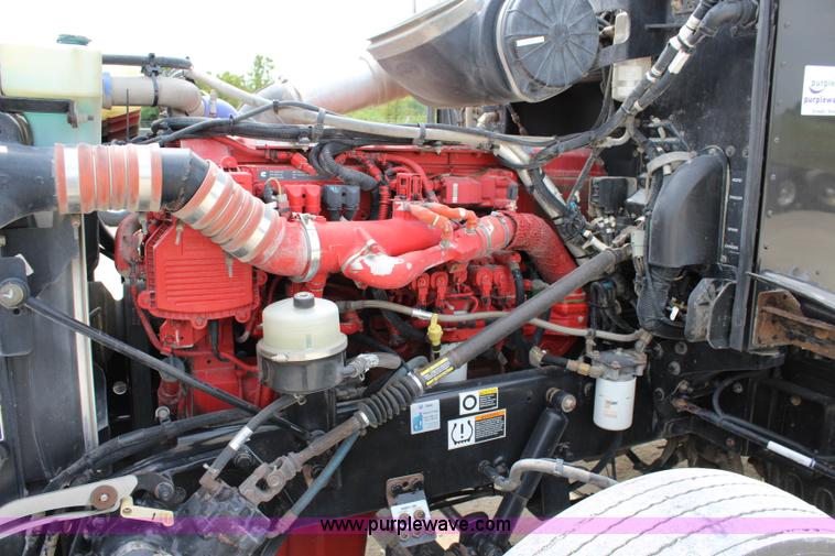 image for item J5796 2009 Peterbilt 386 semi truck