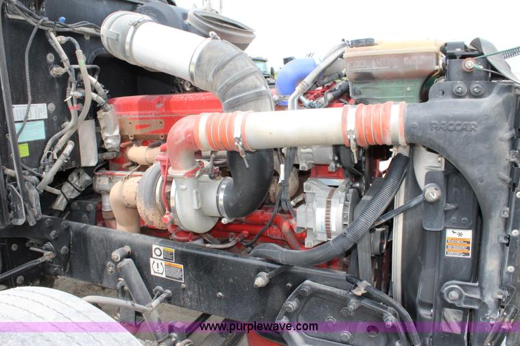 image for item J5796 2009 Peterbilt 386 semi truck