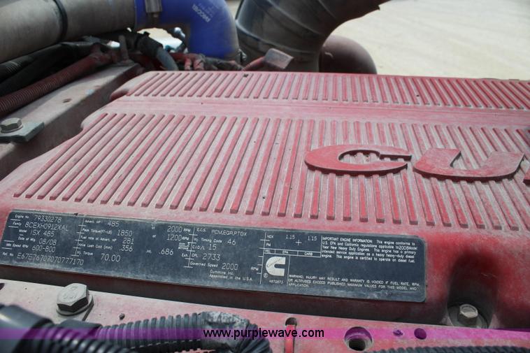 image for item J5796 2009 Peterbilt 386 semi truck