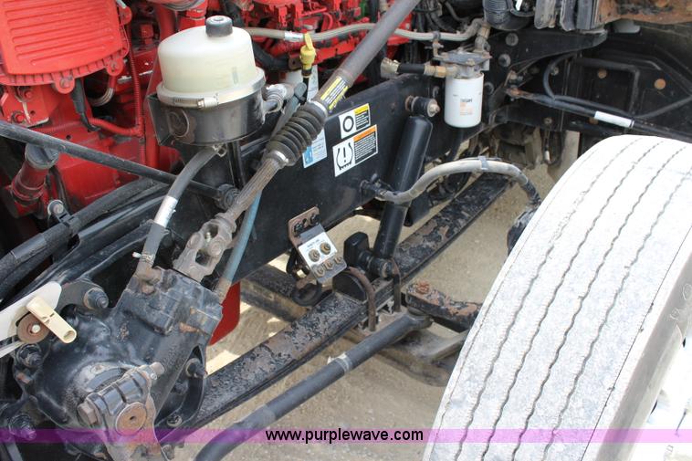 image for item J5796 2009 Peterbilt 386 semi truck