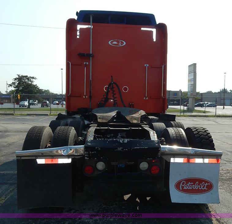 image for item J6445 2006 Peterbilt 379 semi truck