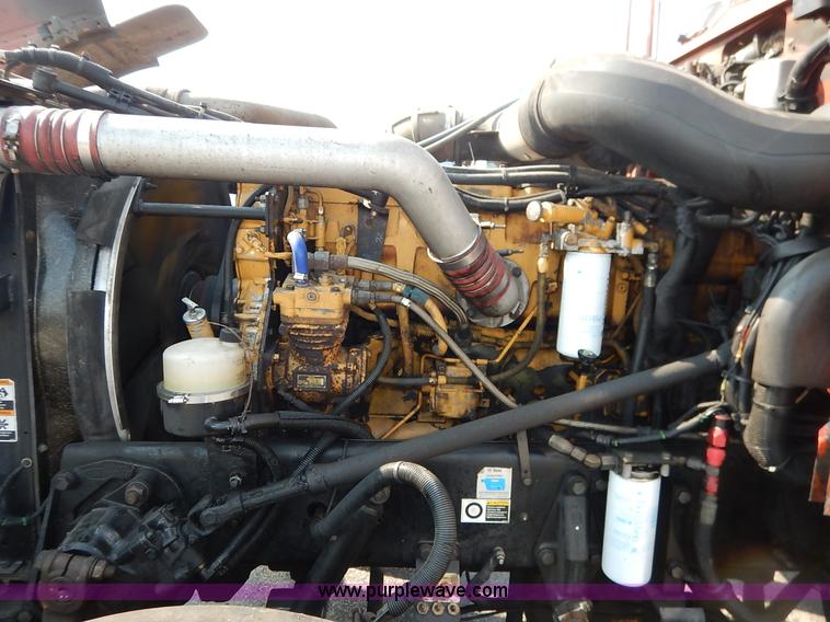 image for item J6445 2006 Peterbilt 379 semi truck