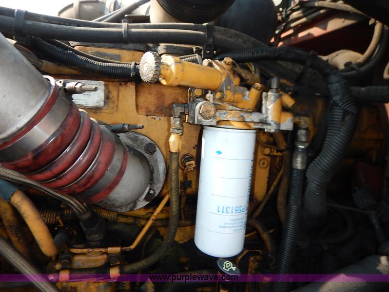 image for item J6445 2006 Peterbilt 379 semi truck