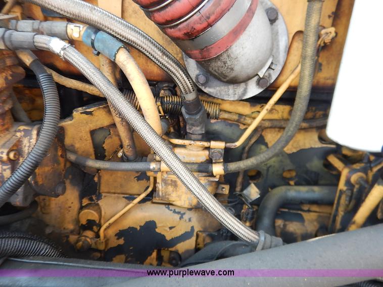 image for item J6445 2006 Peterbilt 379 semi truck