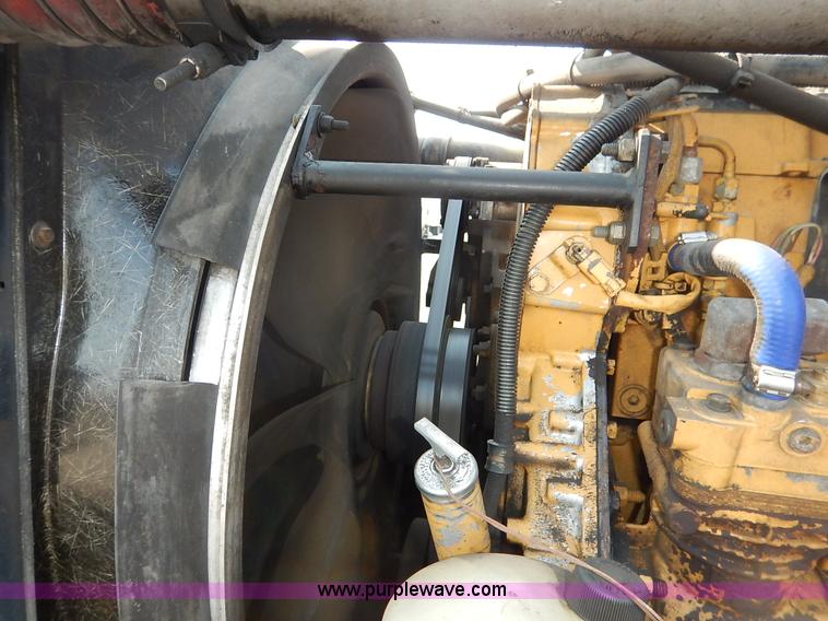 image for item J6445 2006 Peterbilt 379 semi truck