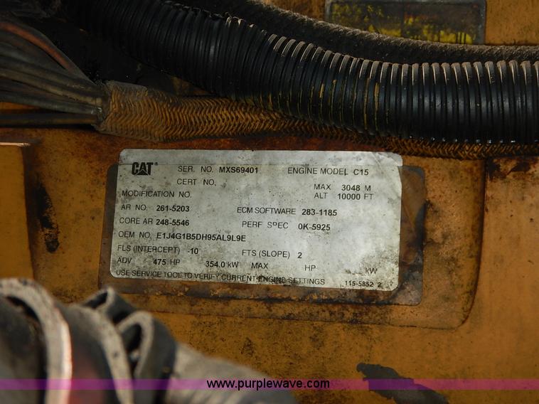 image for item J6445 2006 Peterbilt 379 semi truck