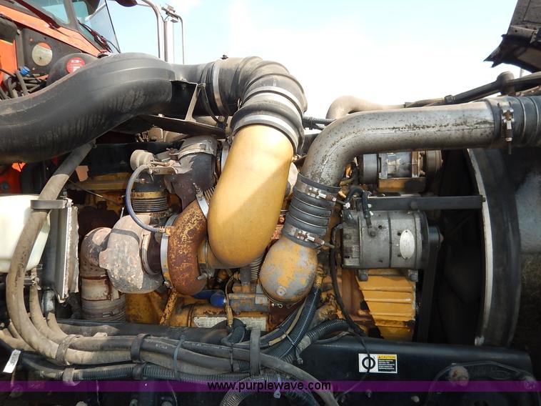 image for item J6445 2006 Peterbilt 379 semi truck