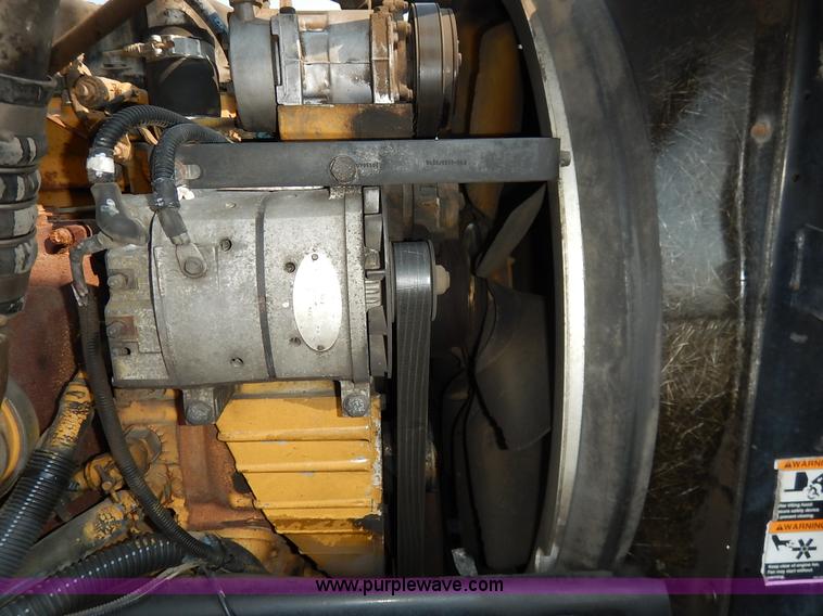 image for item J6445 2006 Peterbilt 379 semi truck