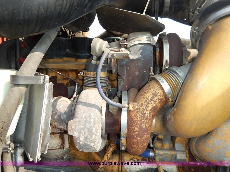 image for item J6445 2006 Peterbilt 379 semi truck