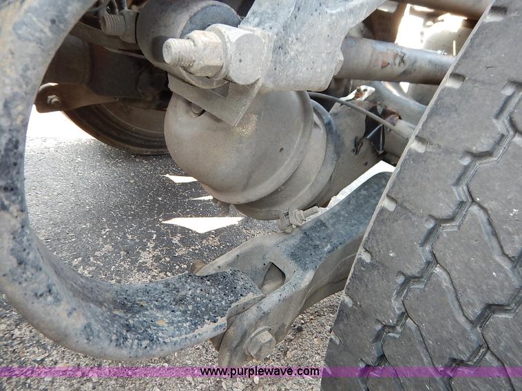 image for item J6445 2006 Peterbilt 379 semi truck