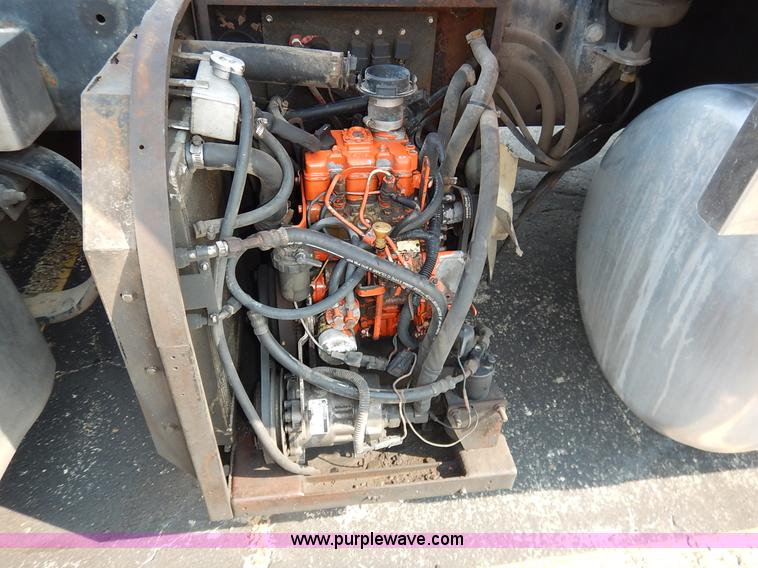 image for item J6445 2006 Peterbilt 379 semi truck