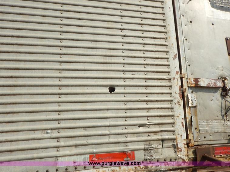 image for item J6446 1962 dry van trailer