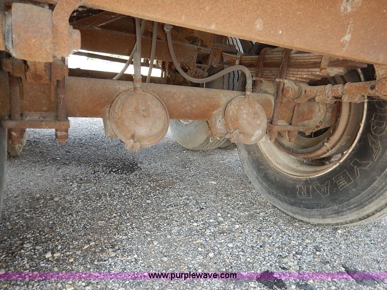 image for item J6446 1962 dry van trailer