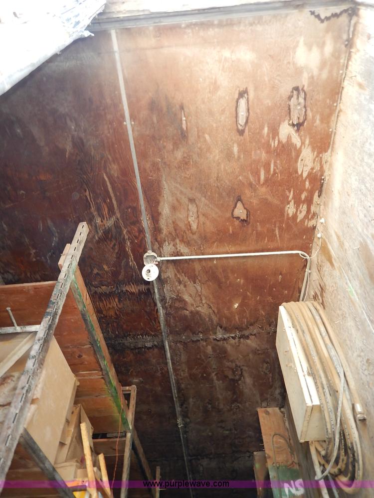 image for item J6446 1962 dry van trailer