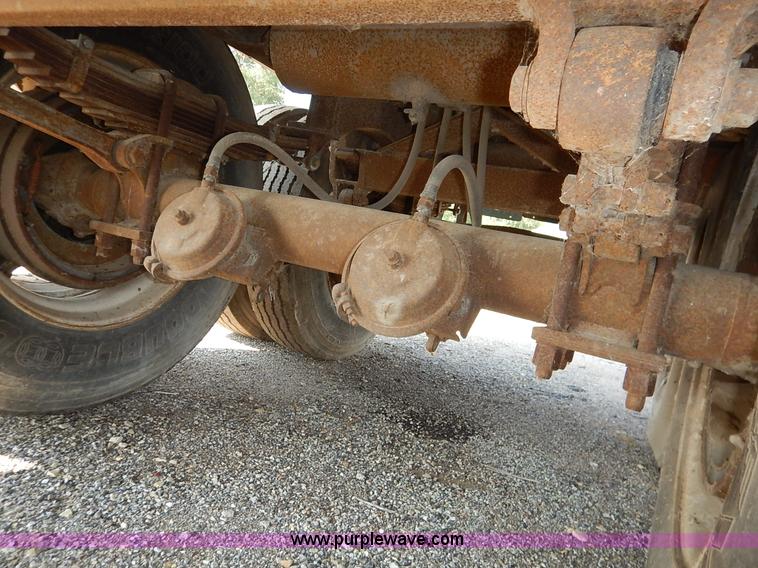 image for item J6446 1962 dry van trailer